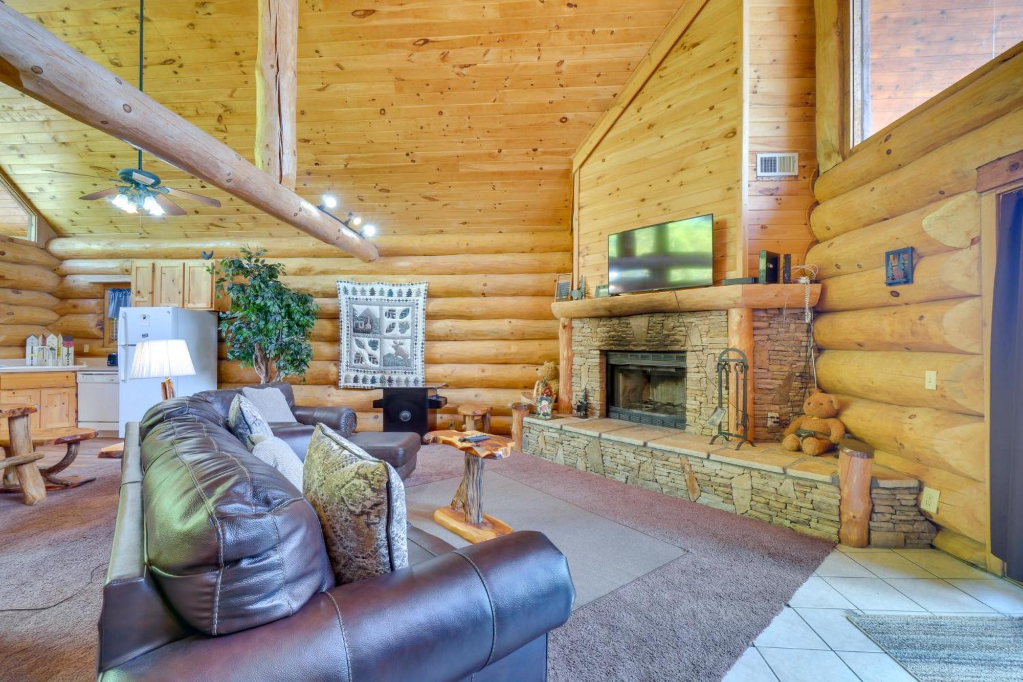 Gatlinburg Cabin With Hot Tub About 11 Miles To Downtown Exterior photo